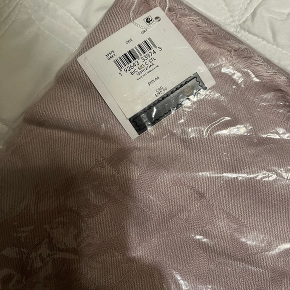 Coach Stole NWT - Picture 4 of 5